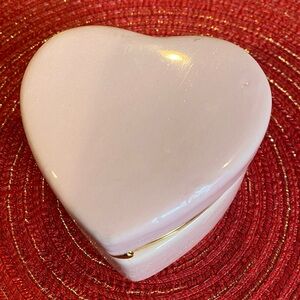NWT Porcelain Pale Pink Colored Trinket Box